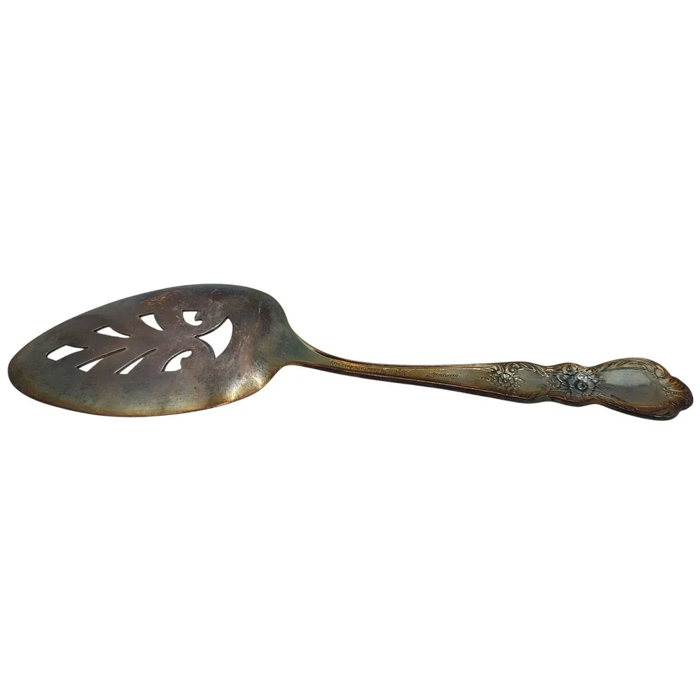 1847 Rogers Bros Heritage Cake Server Serving Utensil Silver Plated Mid‎ Century